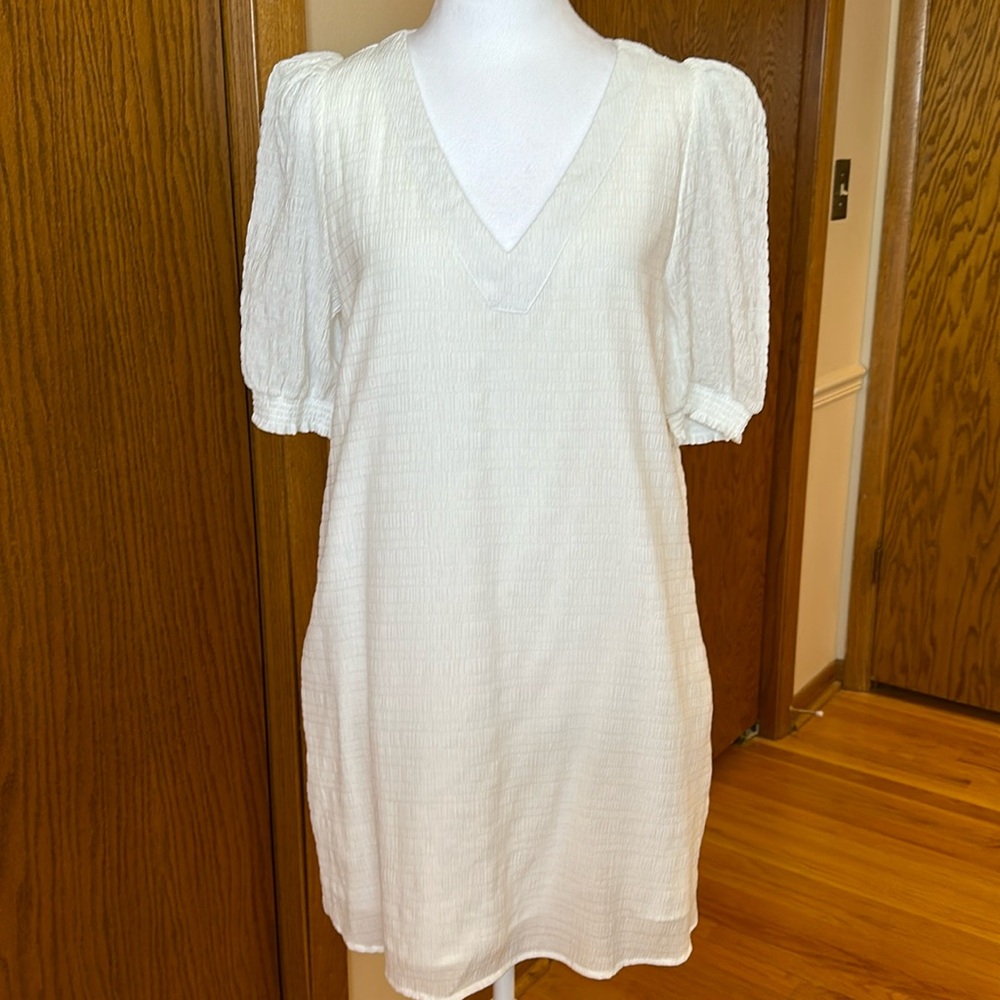 BB Dakota Steve Madden white dress size medium.
